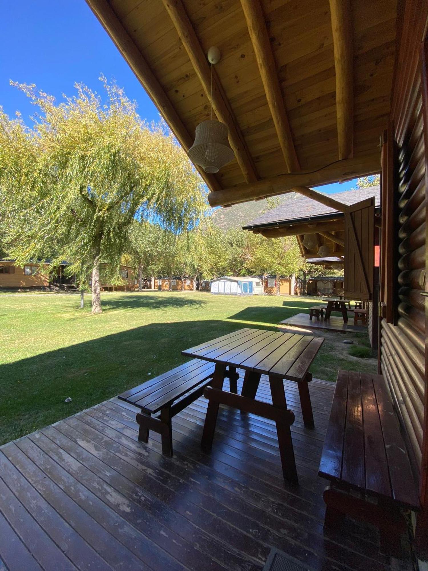 Camping Bungalows La Borda Del Pubill Ribera de Cardós Buitenkant foto
